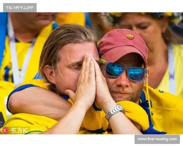 小球迷冲入场内拥抱久保健英,保安温情处理获好评