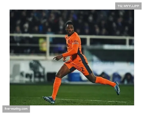 国际米兰2-1逆转那不勒斯，邓弗里斯成攻防转换关键节点